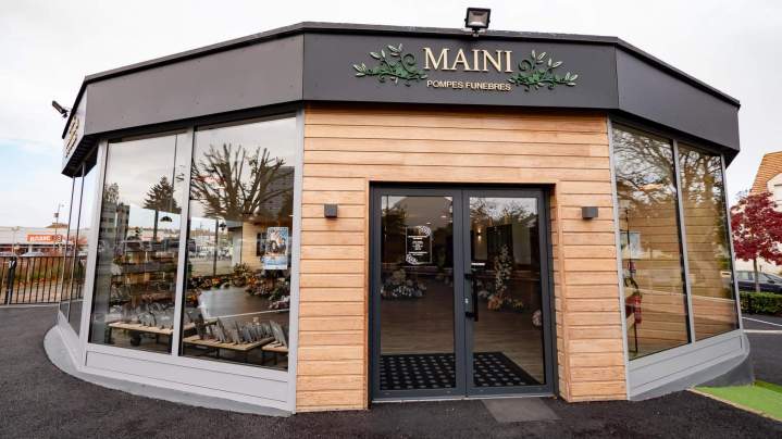 Façades magasin MIANI Pompes Funèbres Dreux