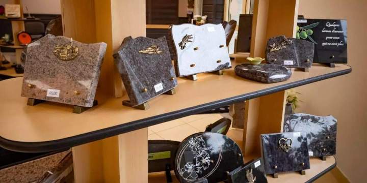 Articles funéraires, Nogent-le-Roi